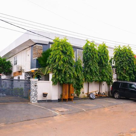 Connecting Lagos Suites Экстерьер фото