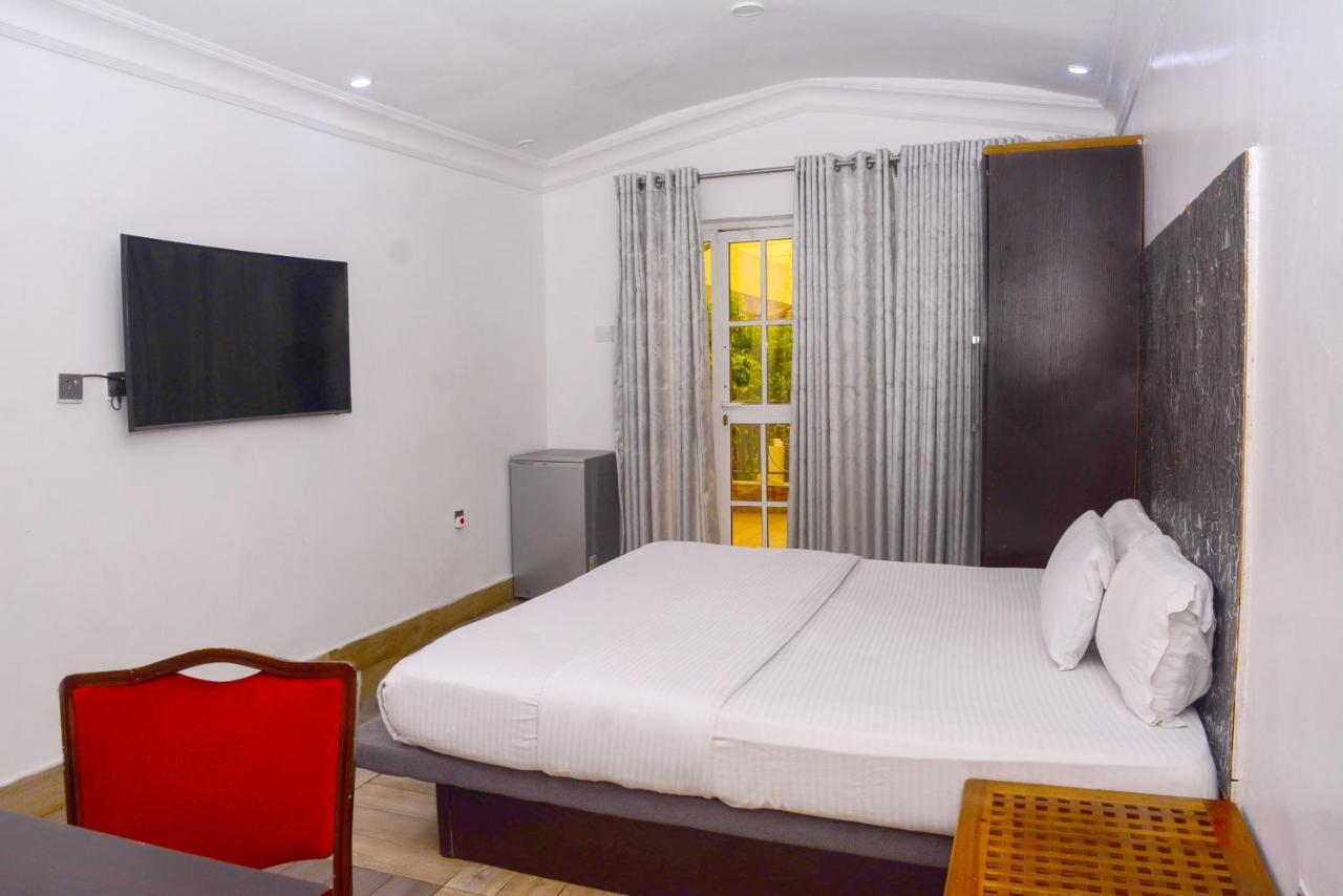 Connecting Lagos Suites Экстерьер фото