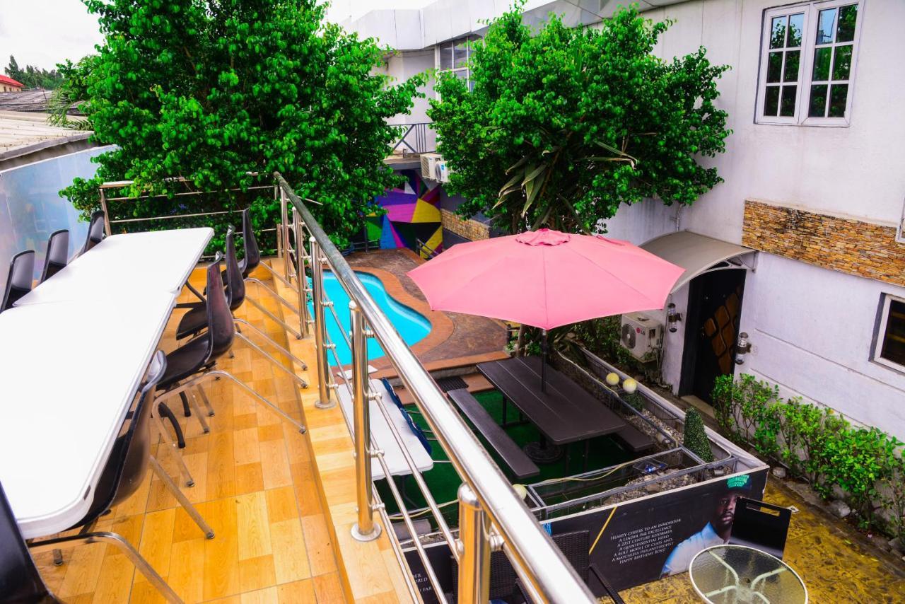 Connecting Lagos Suites Экстерьер фото