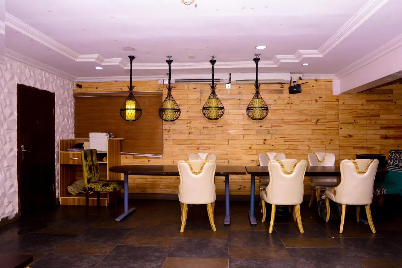 Connecting Lagos Suites Экстерьер фото
