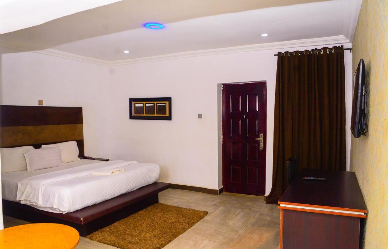 Connecting Lagos Suites Экстерьер фото
